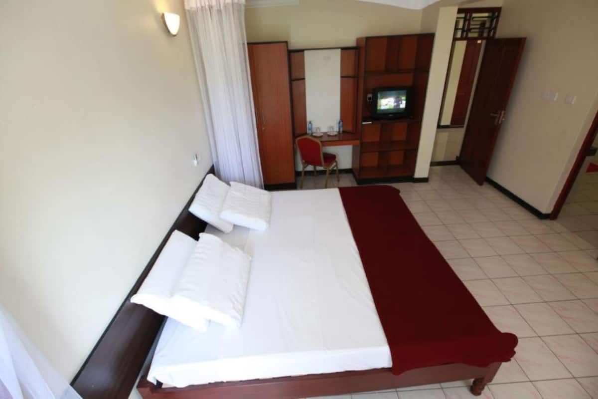 1 bedroom, bed sheets