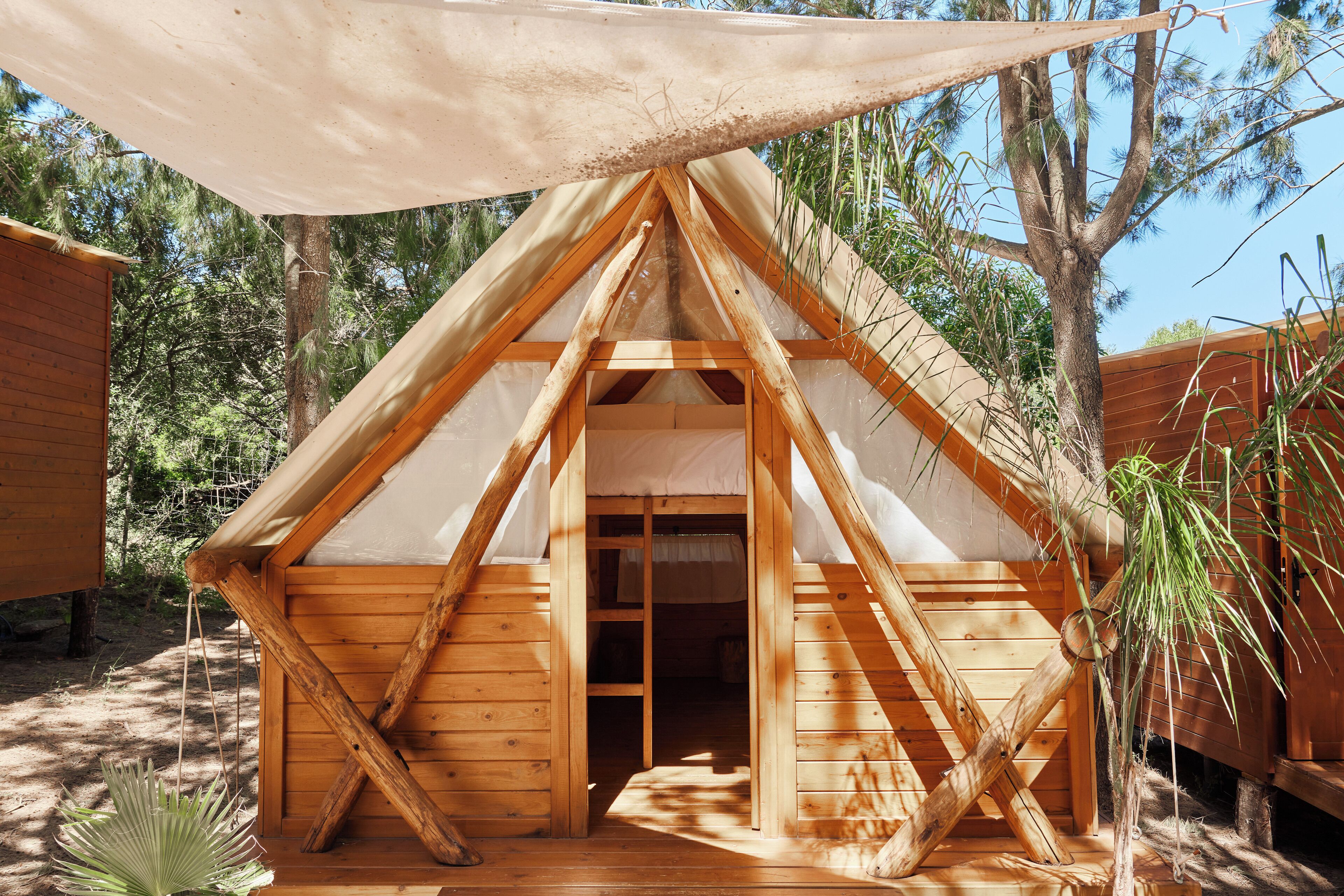 Basic Tent | Minibar, free WiFi, bed sheets