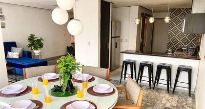 HUGE. FULL APARTMENT 100% REMODELED EXPO AREA