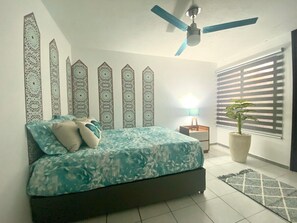 3 dormitorios, escritorio, tabla de planchar con plancha y Internet