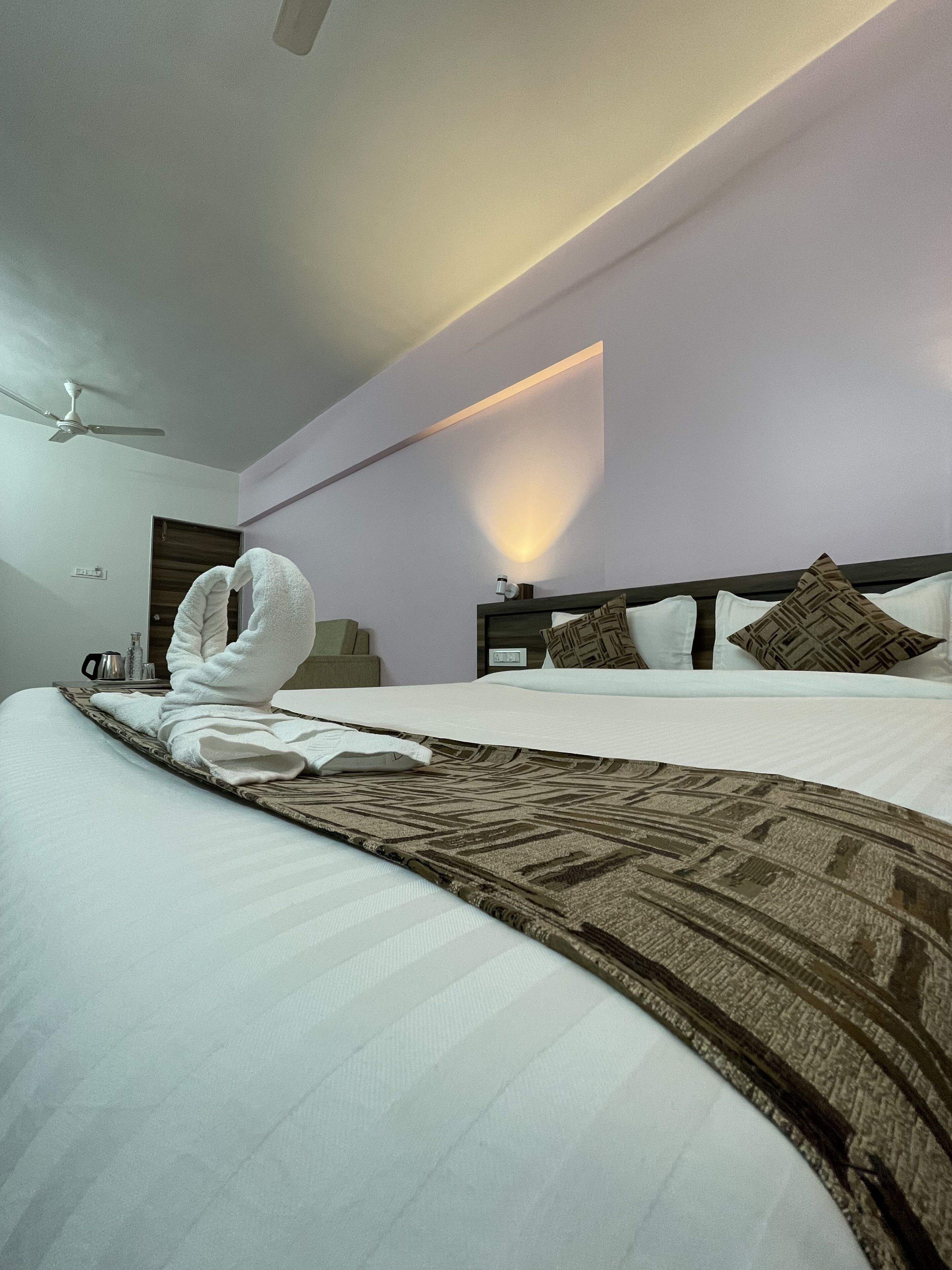 10 bedrooms, free WiFi, bed sheets, wheelchair access