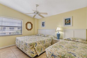 1 bedroom, iron/ironing board, free WiFi, bed sheets - 🌅 Surf Song Condo #344 — Spacious Gulf-View Comfort Just Steps from the Beach (Madeira Beach)