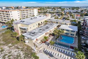 Exterior - 🌅 Surf Song Condo #344 — Spacious Gulf-View Comfort Just Steps from the Beach (Madeira Beach)