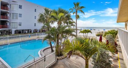 🌴 Surf Song #237 — King Bed Comfort with Gulf Breezes & Walkable Charm