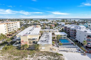 Exterior - 🌴 Surf Song #237 — King Bed Comfort with Gulf Breezes & Walkable Charm (Madeira Beach)