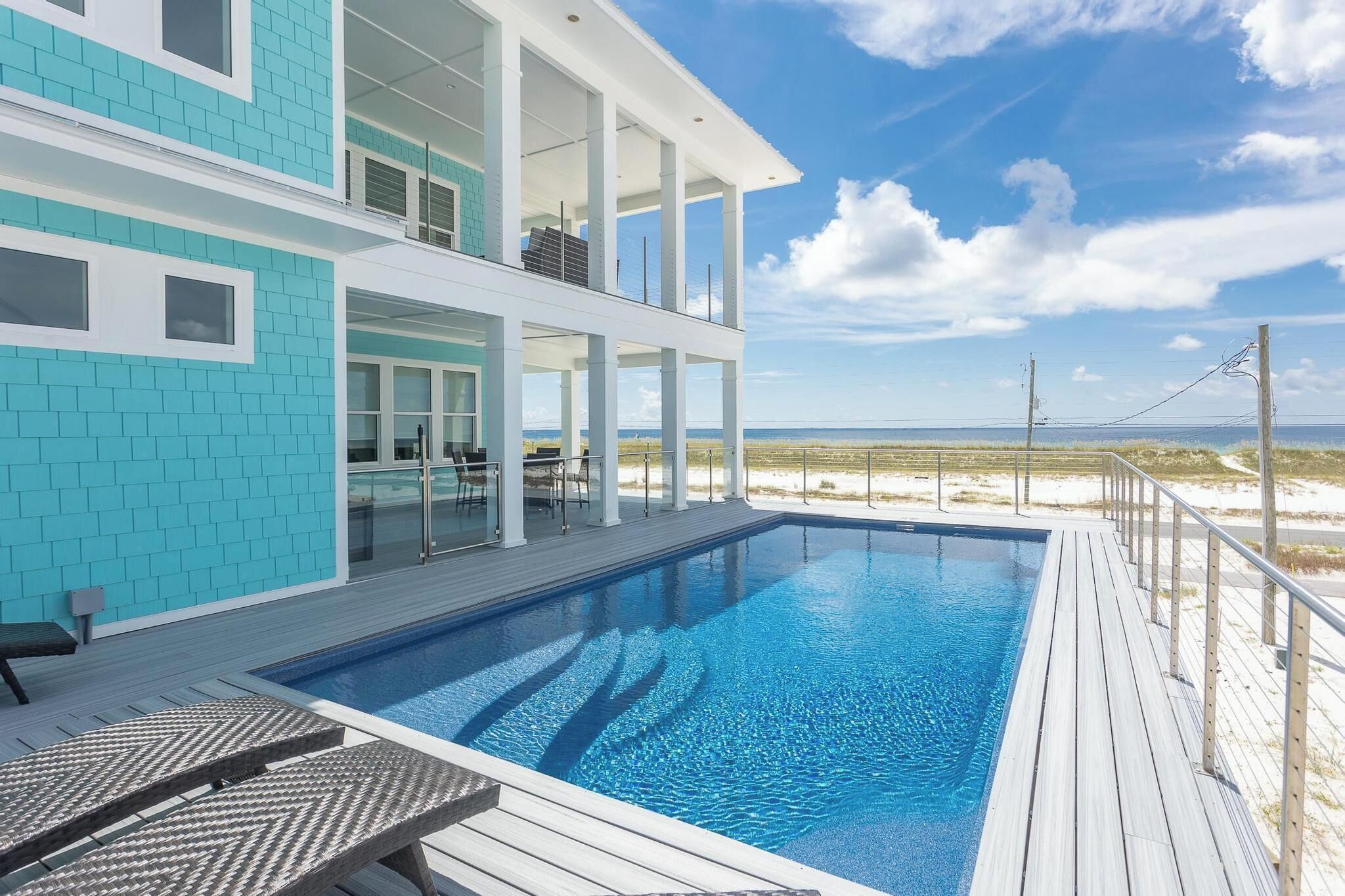 حمّام سباحة مُدفَّأ