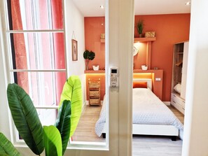 1 soverom, strykejern/-brett, wi-fi (inkludert) og sengetøy