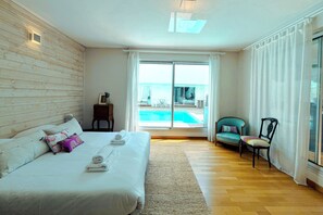 7 chambres, fer et planche à repasser, Wi-Fi, draps fournis