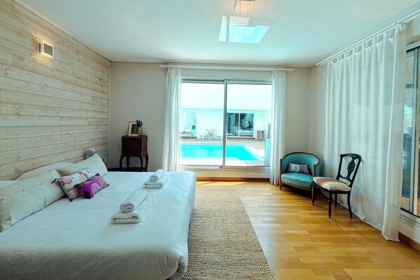 7 dormitorios, tabla de planchar con plancha, wifi y ropa de cama