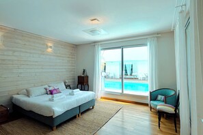 7 bedrooms, iron/ironing board, WiFi, bed sheets