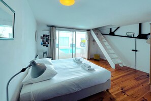 7 chambres, fer et planche à repasser, Wi-Fi, draps fournis