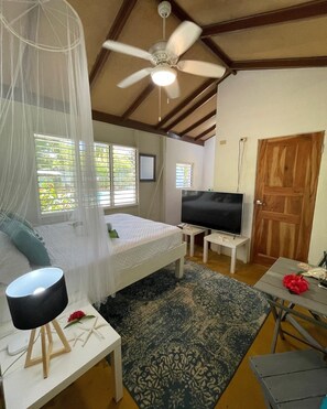 Premium bedding, free WiFi, bed sheets - Bak A Yaad (Negril)