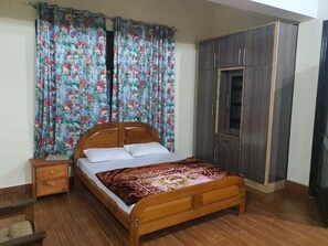 1 habitación, tabla de planchar con plancha y wifi gratis