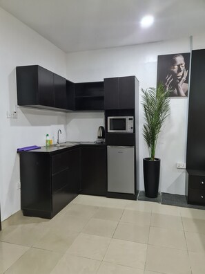 Kühlschrank, Mikrowelle