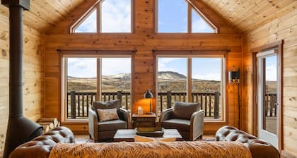 Wheatgrass Guest Cabin - Wonderful log cabin located just east of Livingston!