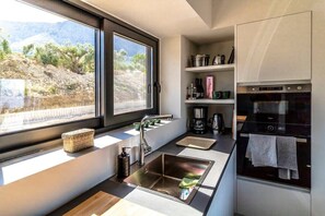 Refrigerador, microondas, horno y lavavajillas 