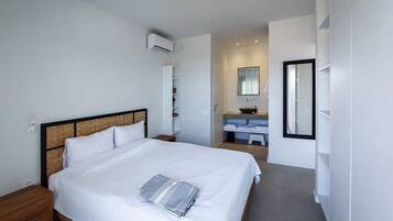 3 chambres, fer et planche à repasser, Wi-Fi, draps fournis