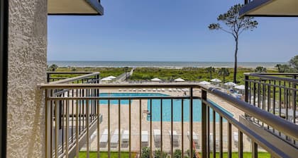 313 Ocean One - Direct Oceanfront and 3 Bedrooms
