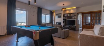 Alexander Apartments Airport