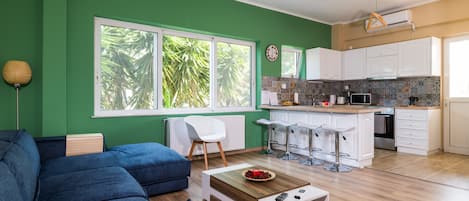 No. 2 - 2 Bedroom Apartment | Oppholdsområde | Smart-TV