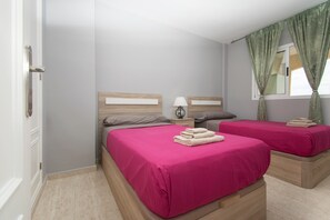 Bügeleisen/Bügelbrett, kostenloses WLAN, Bettwäsche