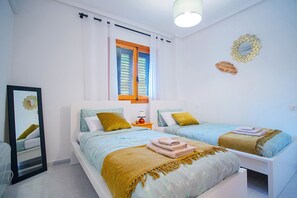 2 slaapkamers, een strijkplank/strijkijzer, gratis wifi, beddengoed