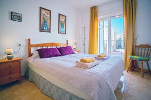 2 slaapkamers, een strijkplank/strijkijzer, gratis wifi, beddengoed