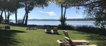 Mt-Orford ski 8.5Km. Walk to old Magog! Lake view w/pools, hot tub, sauna! Quiet