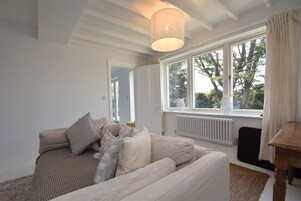 经典平房 | 起居区 | 电视