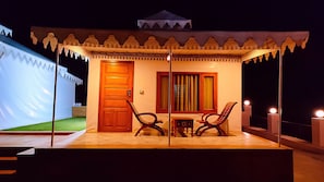 Studio Suite Royal | Quang cảnh sân vườn