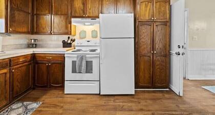 Spacious 4BR Home | Pet-Friendly | Near Tulsa Expo