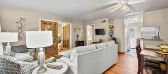 ​Pet-Friendly 1BR Condo with pool in Midtown Tulsa