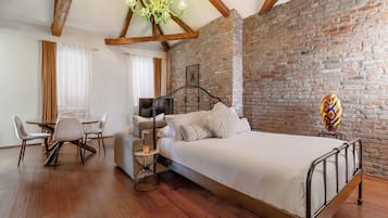 1 habitación, tabla de planchar con plancha, wifi y ropa de cama