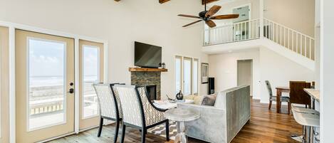 Fernseher, DVD-Player, Stereoanlage