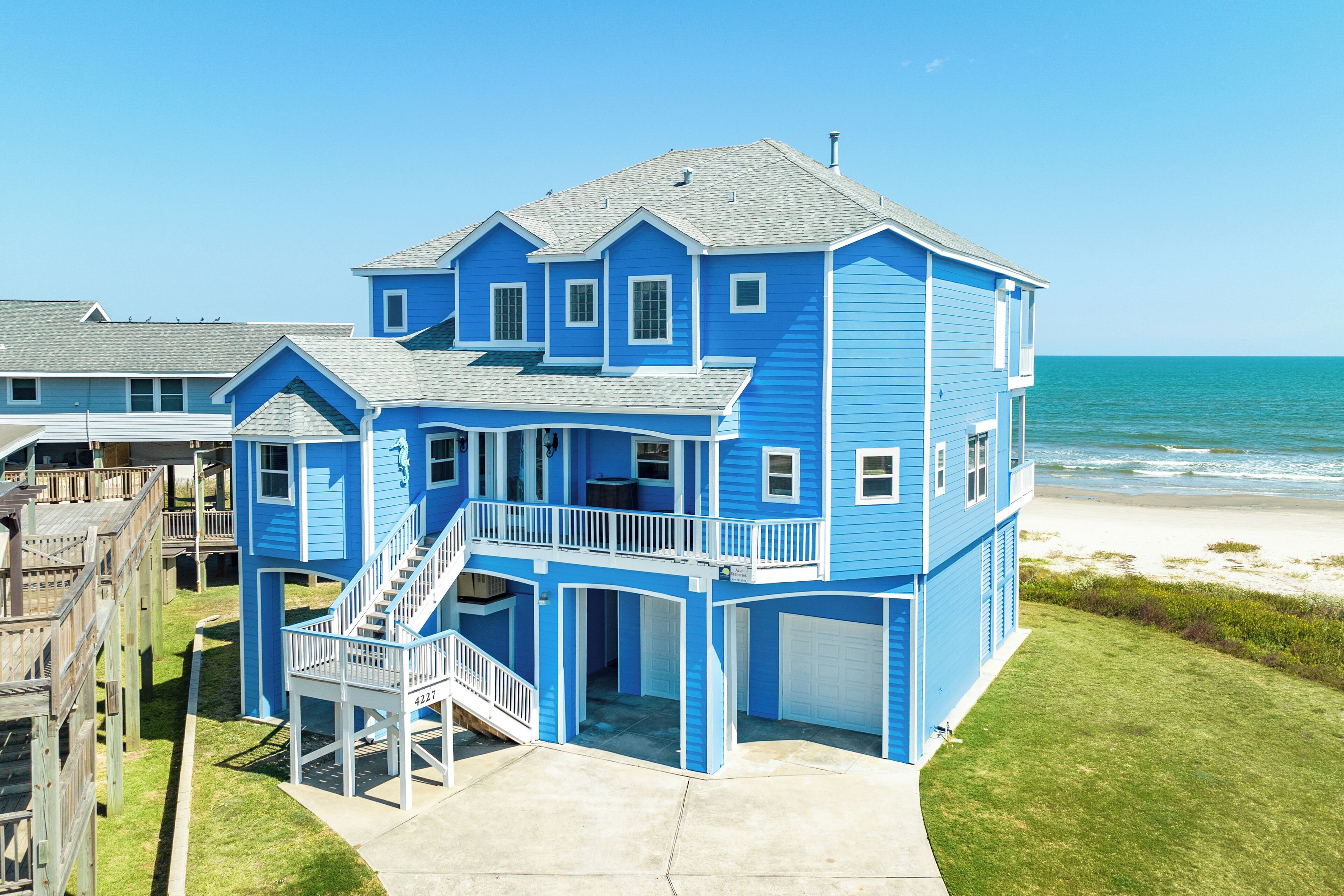 Gorgeous Beachfront Home w/ Elevator, Pool Table, Wet Bar, 3 King Suites & More!