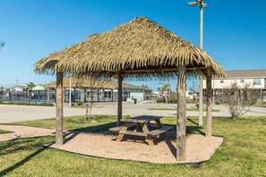 Outdoor dining - Dog Friendly Beachfront Home w Stunning Gulf Views, 2 Decks + Patio, Open Plan (Jamaica Beach)