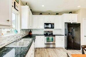 Fridge, microwave, oven, stovetop - Bayfront Home w/ Private Dock, 3 Decks, 1 mi from Beach, Great Fishing & Birding (Galveston)