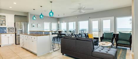 المنشأة من الداخل