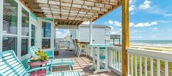 Beachfront Pet Friendly Home w/ HOT TUB, Fenced Yard - Steps from Gulf & Beach