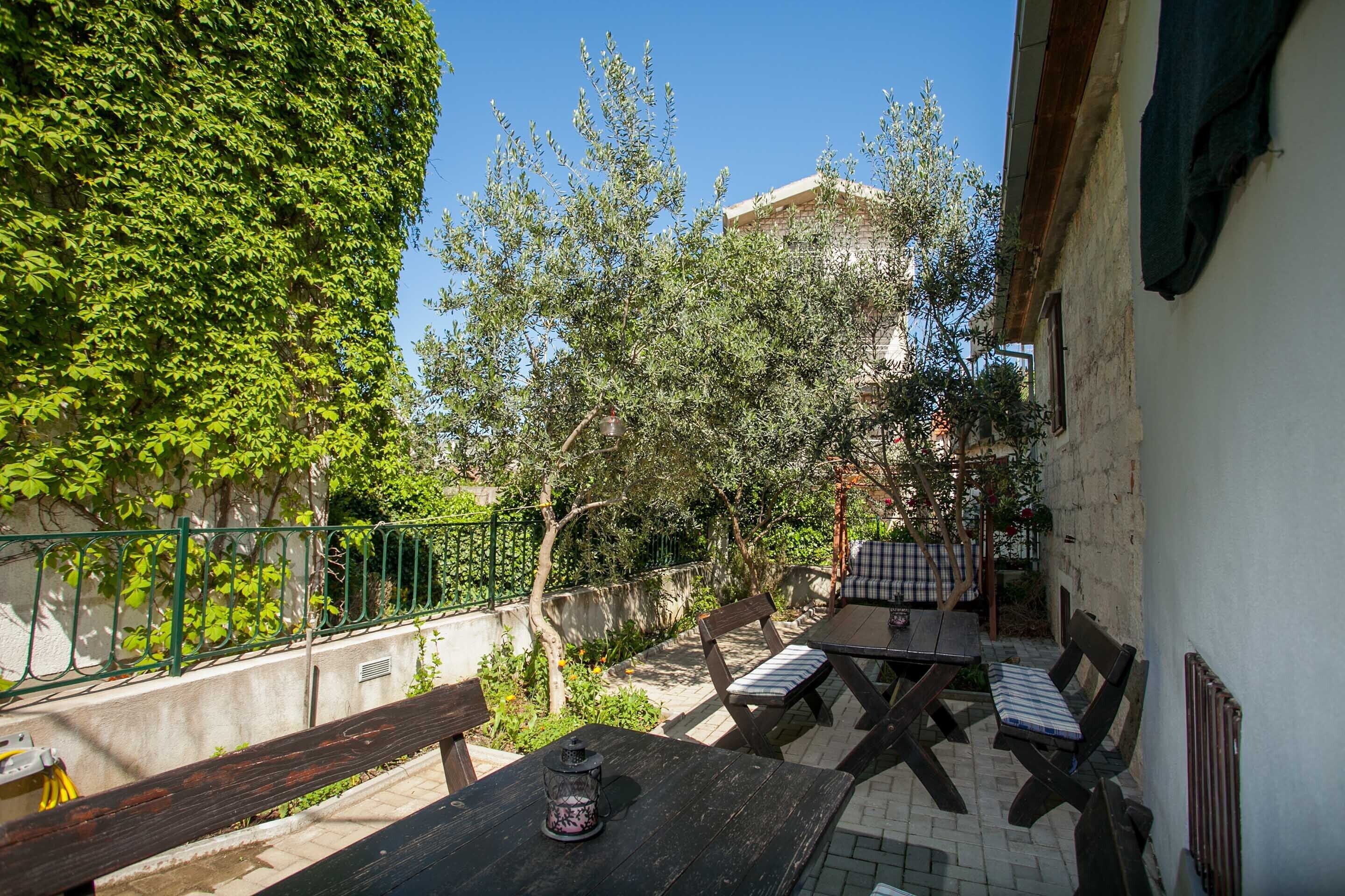 Traditional Townhome, 5 Bedrooms | Terrace/patio