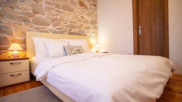 Traditional Townhome, 5 Bedrooms