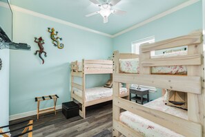 5 bedrooms, iron/ironing board, free WiFi, bed sheets