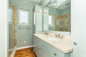 Towels, soap, shampoo, toilet paper - Bright & Airy 3rd Row Home w/ Gulf Views, 2 Decks, Outdoor Shower, Free Wifi (Galveston)