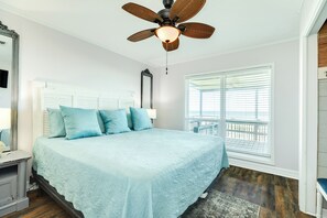 3 bedrooms, iron/ironing board, free WiFi, bed sheets - Updated Beachfront Home w/ Gulf Views, 2 Decks, Free Wifi, Open Layout (Galveston)