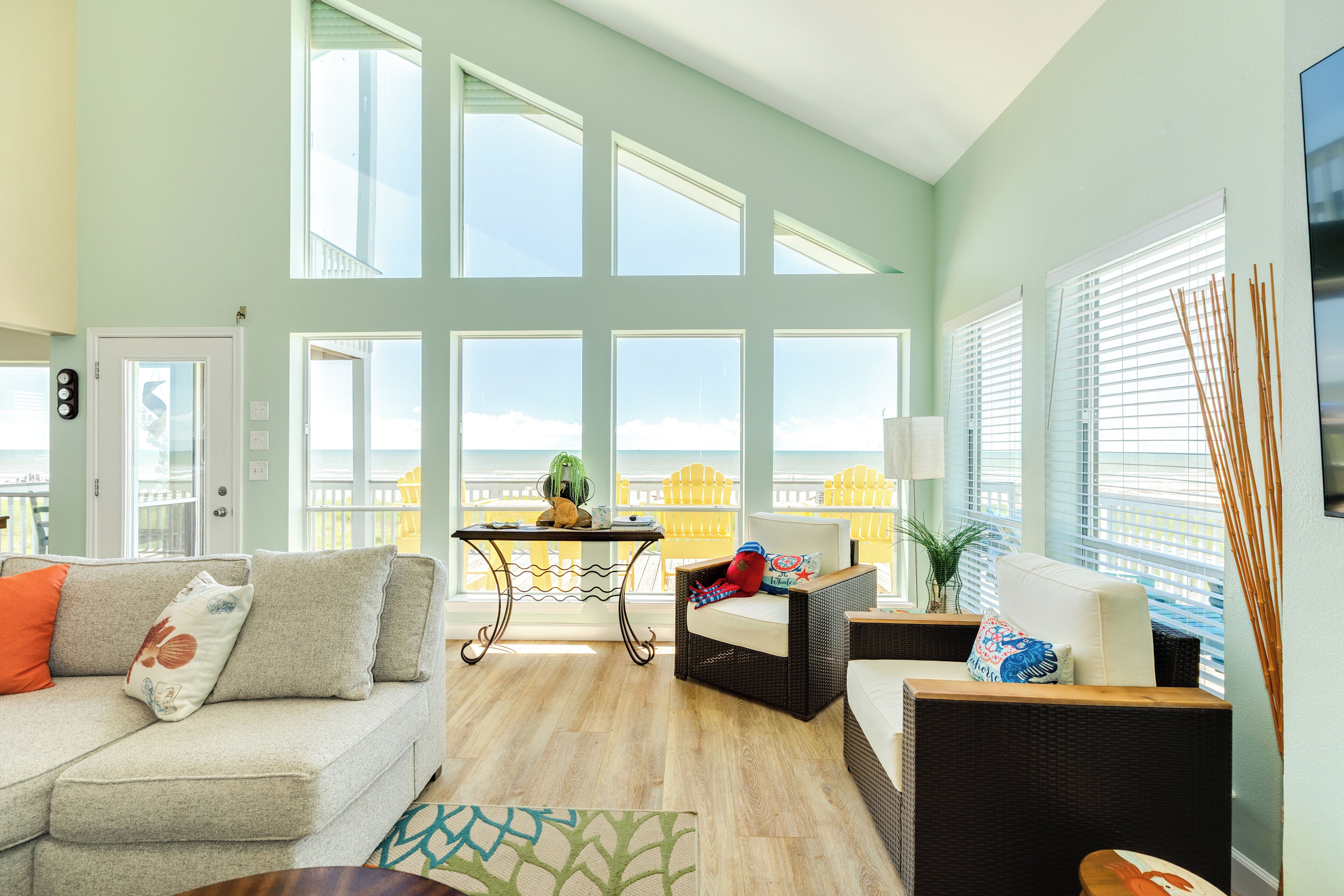 TV, lettore DVD, libri