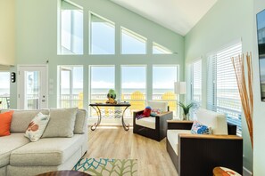 Televisión, reproductor de DVD y libros 