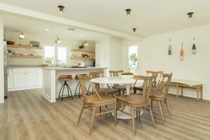 Dining - Fully Updated Beachside Home w/ Short Walk to Beach, Open Living/Dining (Galveston)