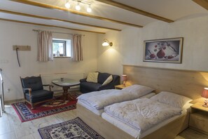 1 bedroom, WiFi, bed sheets - Farmhouse (Tuchomie)