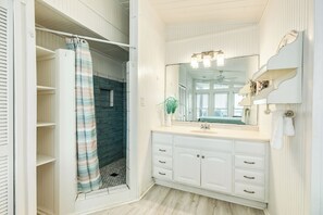 Towels, soap, shampoo, toilet paper