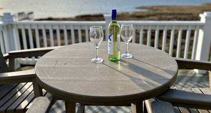 Discounted AMAZING SOUND FRONT HOUSE--on water, pool, hottub,